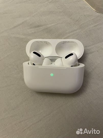 Apple AirPods Pro with MagSafe Charging Case
