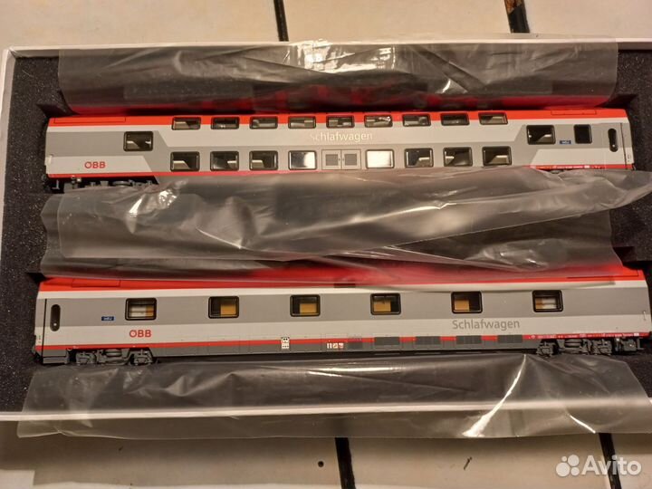 Модель железной дороги. Набор двухэтажных вагонов