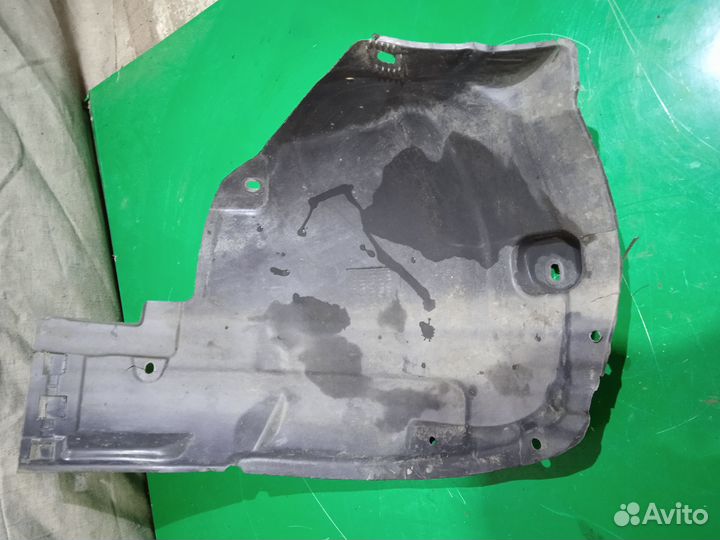 Локер передний внутренний Opel Zafira B