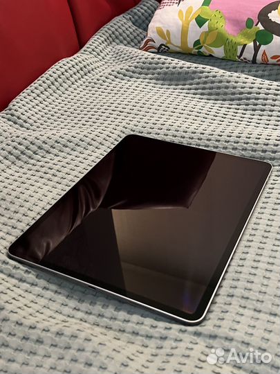 Apple iPad Pro 12.9 (2022)