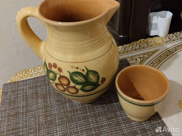 Кувшин со стаканом