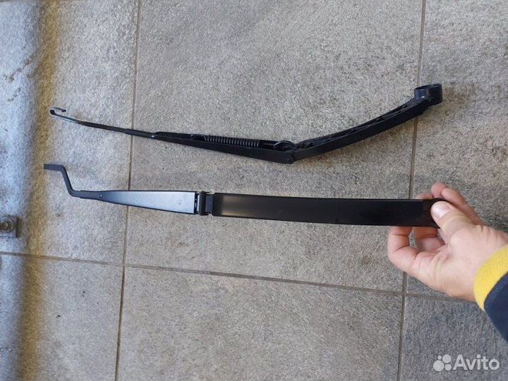 Дворник лобового стекла Toyota Fortuner