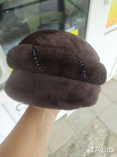 Берет - шапка натуральная мутон.Новые