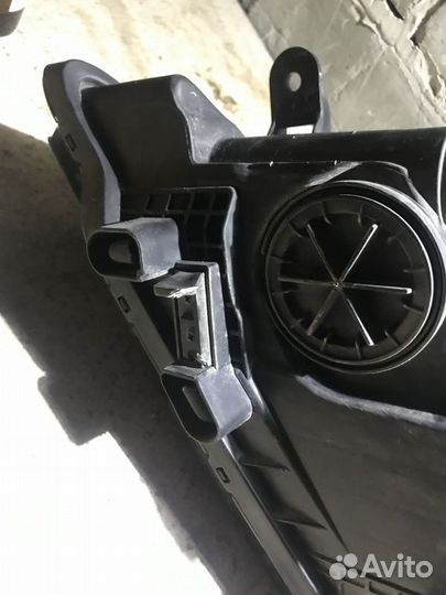 Фара Hyundai Genesis