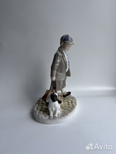 Royal Worcester. Фарфоровая статуэтка