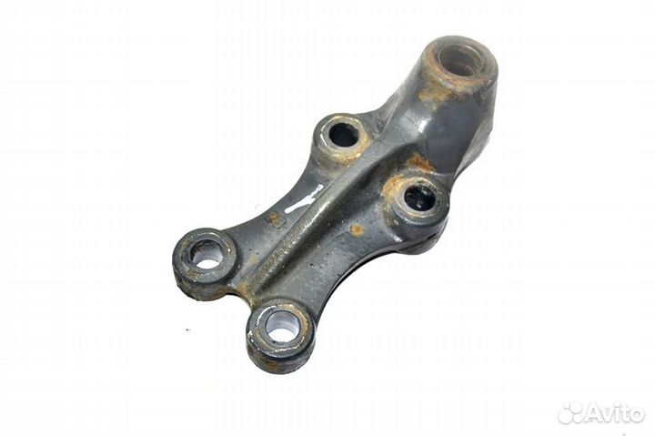 Кронштейн амортизатора ведущего моста, верхний лев