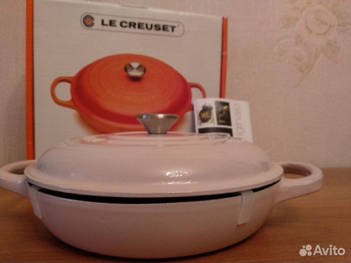 Сотейник чугунный Le Creuset, 26 см, 2,2л розовый