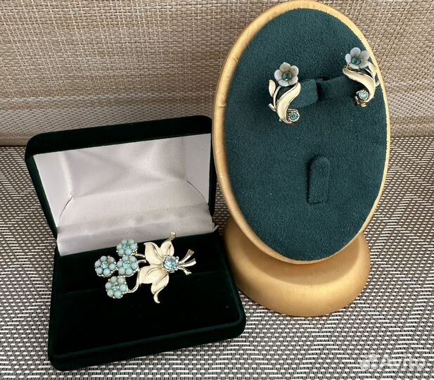 Клипсы и брошь цветы эмали кристаллы винтаж