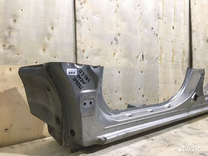 Порог левый Mazda Demio DY5W zyve 2005