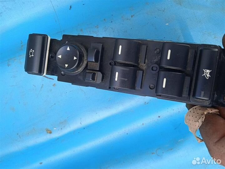 Блок управления стеклоподъемниками Land Rover RAN