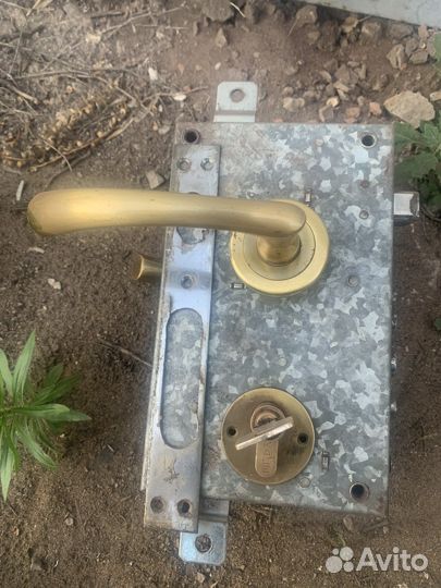 Дверная ручка