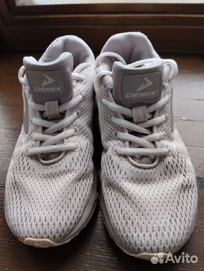 Кроссовки 35