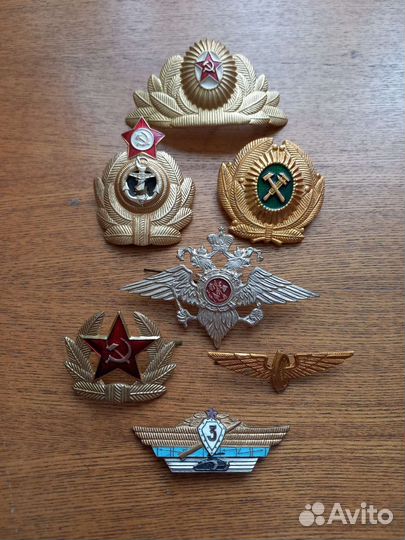Кокарды и знак
