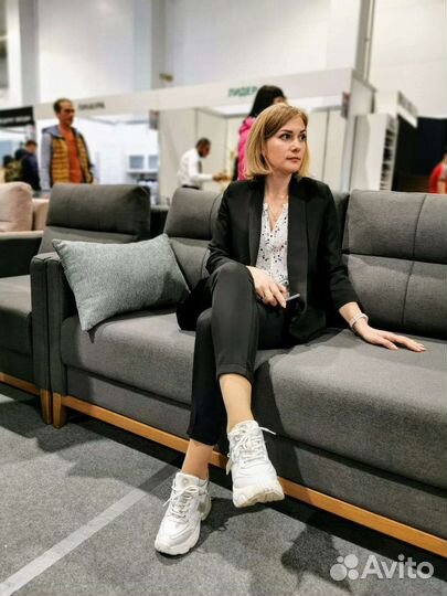 Продавец консультант в студию мебели