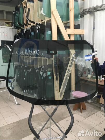 Лобовое стекло Nissan Primera