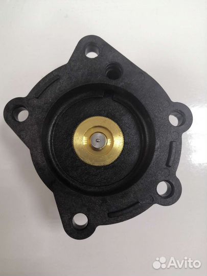 Крышка гидроблока на газовые колонки Bosch