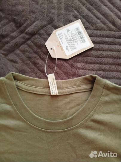 Футболки две Новые в упаковке