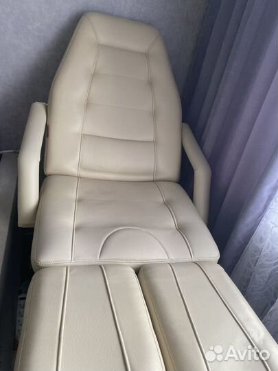 Кресло для мастера педикюра