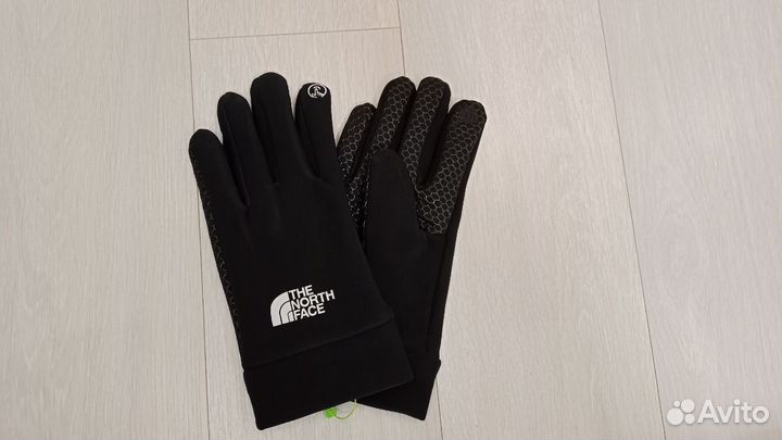 Перчатки зимние TNF черного цвета