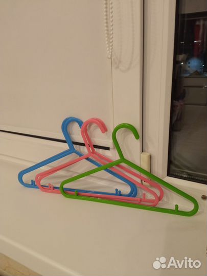 Плечики, вешалки