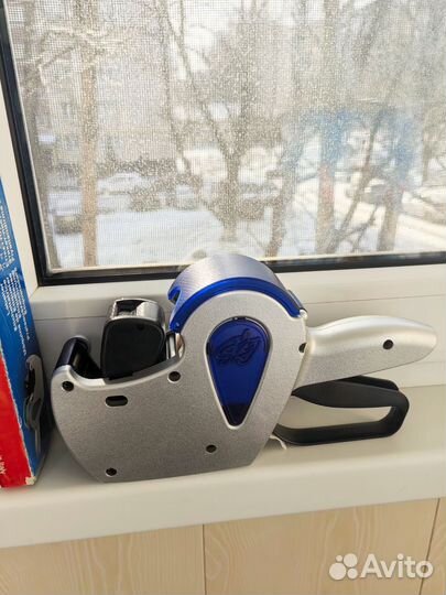 Этикет пистолет и диспенсер для лент новые