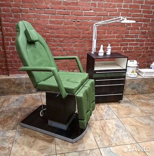 Педикюрное кресло с электроприводами