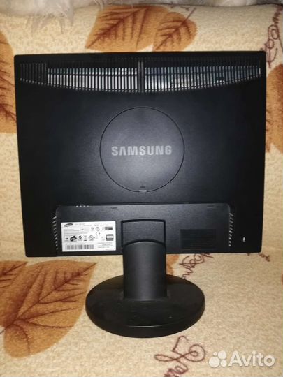 Монитор Samsung