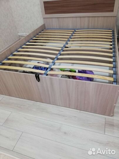Кровать двухспальная