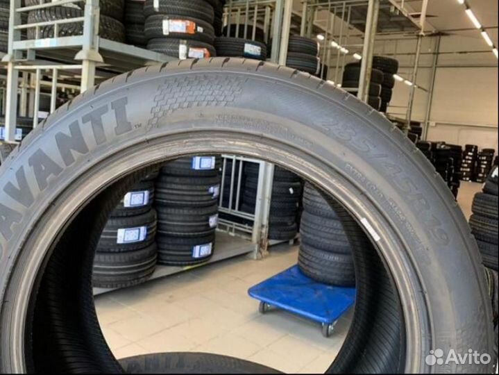 Davanti DX640 285/45 R19 111W