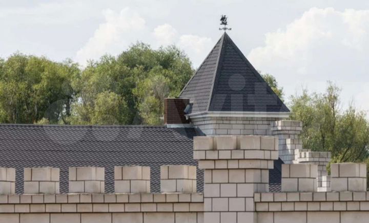 Коттедж 1100 м² на участке 1,2 га