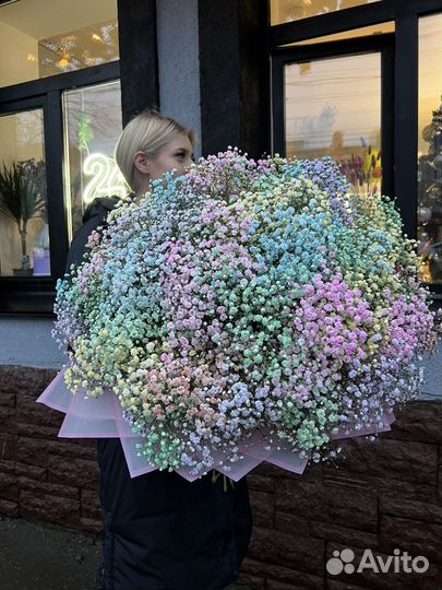 Букет из радужной гипсофилы