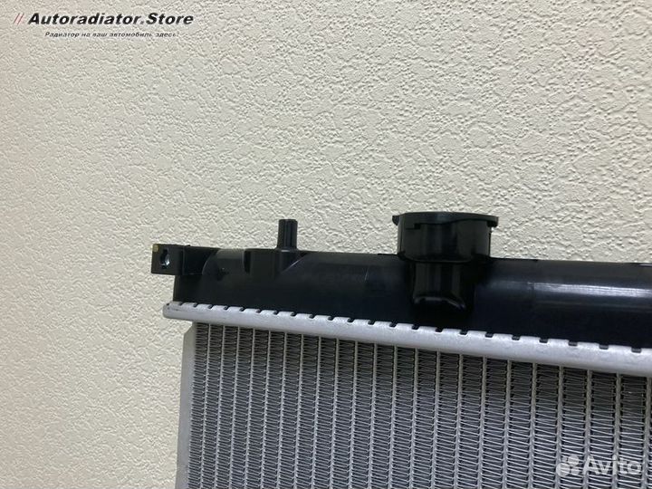 Радиатор охлаждения Мазда Бонго Френди 95- WL