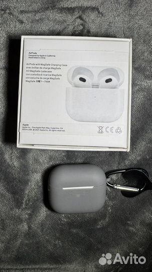 Apple AirPods 3 MagSafe Charging Case