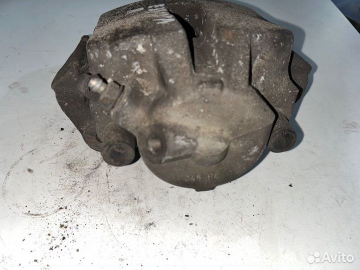 Суппорт передний правый Bmw 5 Серия E39 M52B25