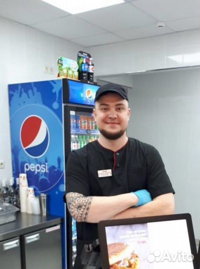 Повар или кассир,студенты, работа в вечернее время