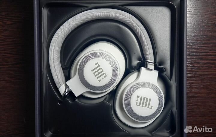 Наушники JBL E65btnc