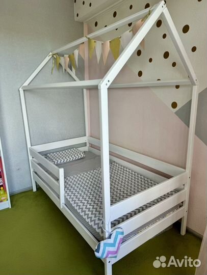 Кровать домик из берёзы