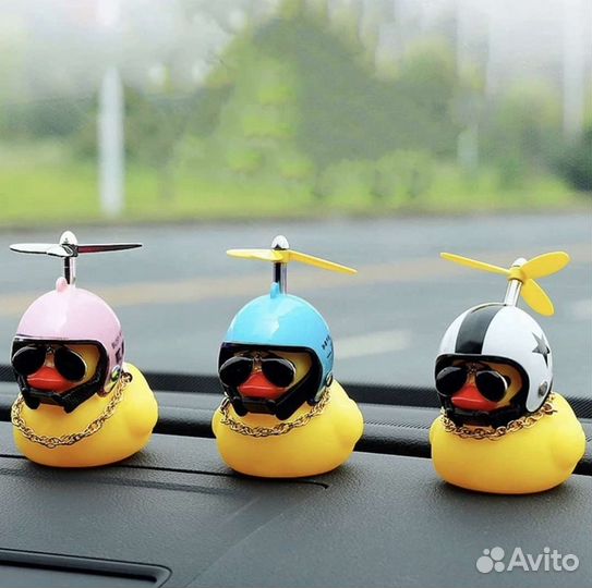 Уточка фигурка в машину, на шлем, гусь фигурка