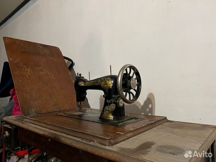 Швейная машинка ножная Zinger