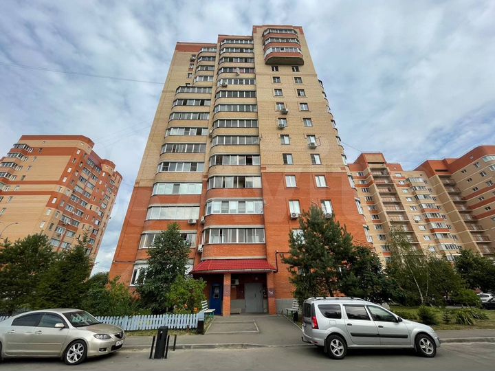 2-к. квартира, 57 м², 6/14 эт.