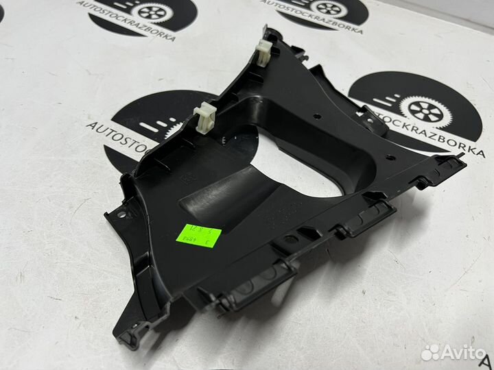 Крепление передниее левое 51118089501 G05