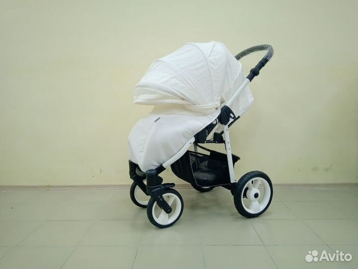 Коляска Bebetto Rainbow. Белый. /Новая
