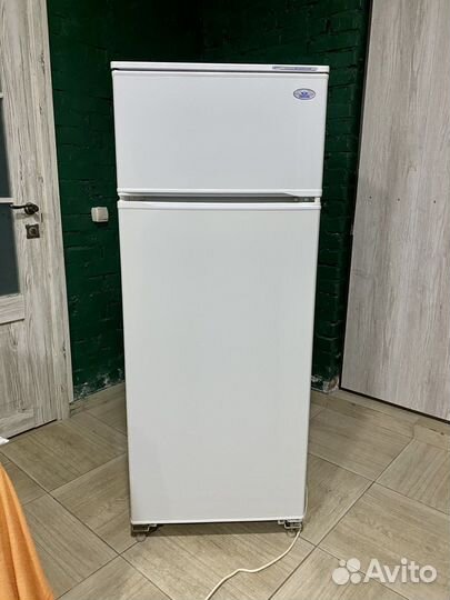 Холодильник атлант 147см+доставка