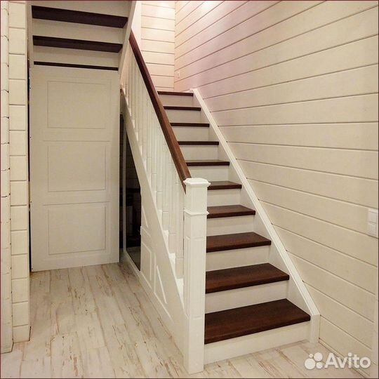 Лестница деревянная