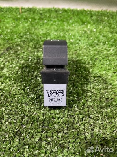 Кнопка стеклоподъемника Volkswagen Passat B6 BZB