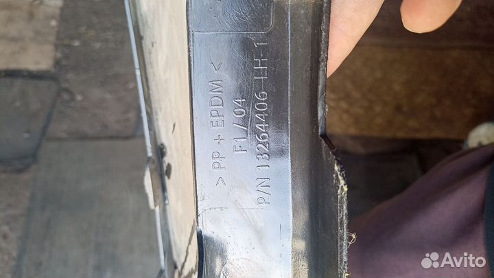 Губа, спойлер левая переднего бампера Opel Astra J