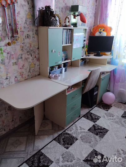 Детская мебель.Кровать и детский гарнитур