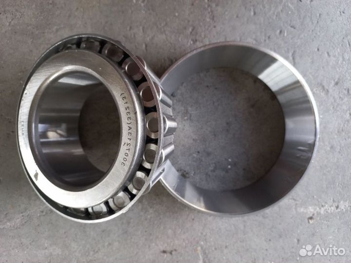 Роликовый подшипник ступицы наружный 33213