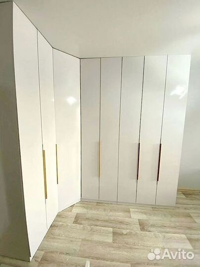 Шкаф современный