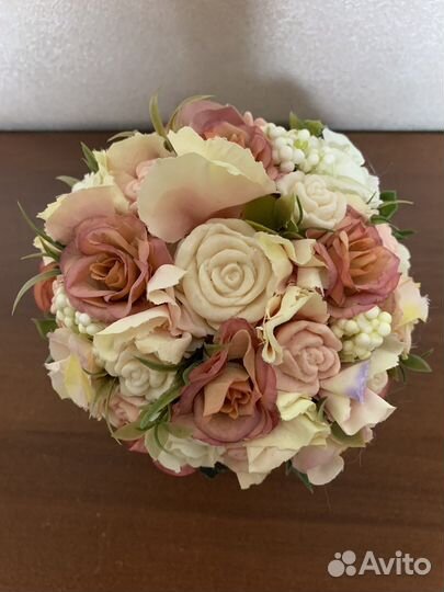 Арома ваза с цветами